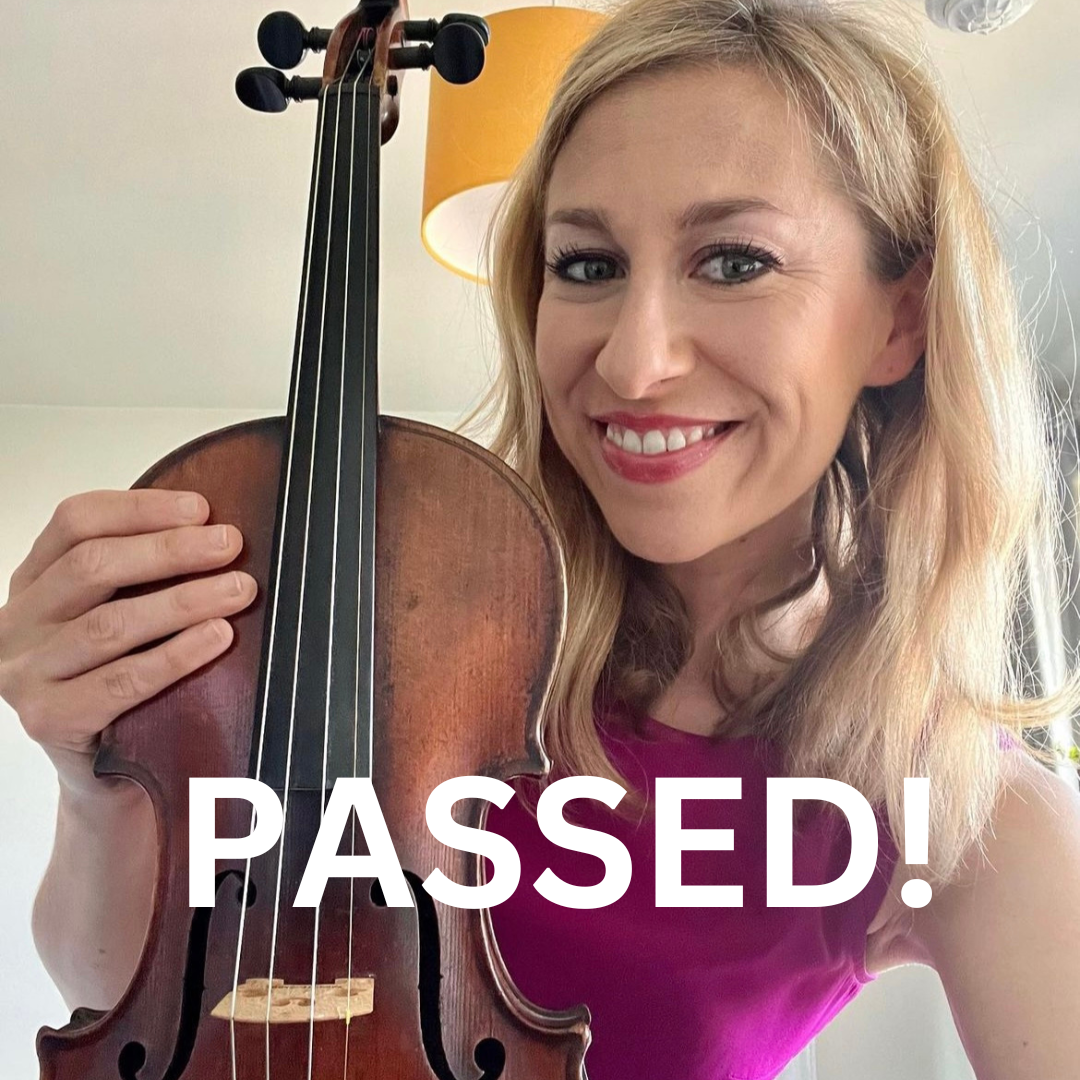 smiling girl with violin